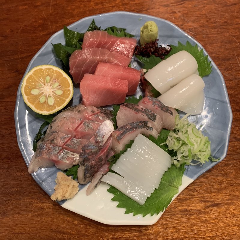 刺身盛り合せ(亀甲（かめや）)