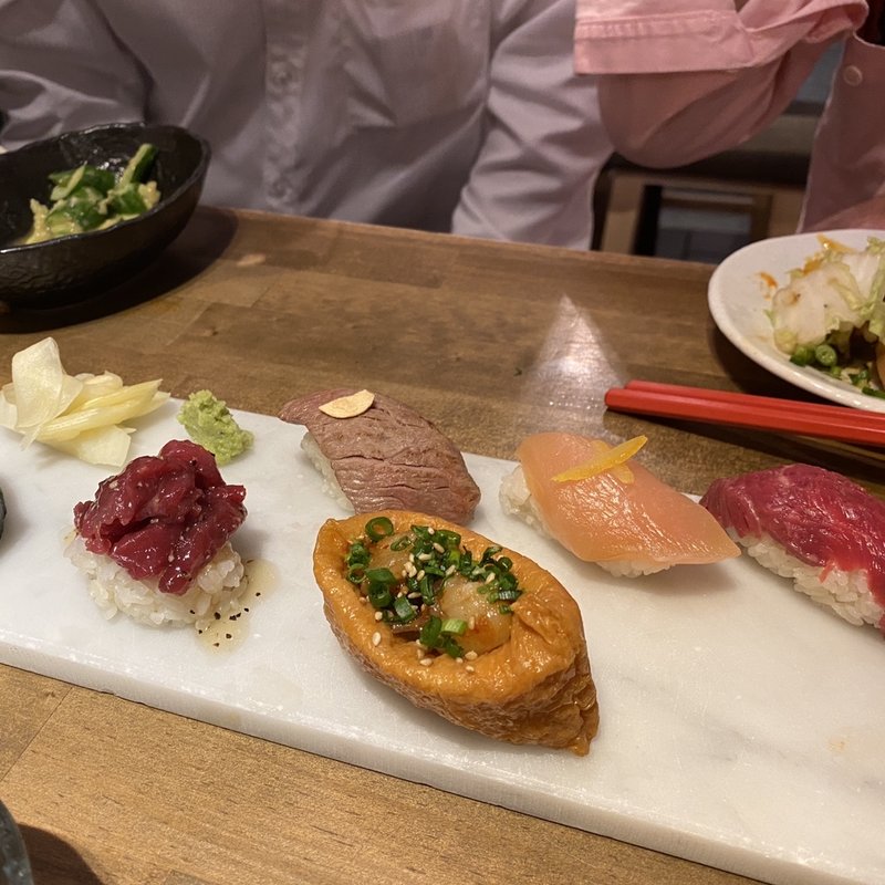 肉寿司盛り合わせ(高槻肉寿司)