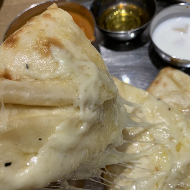 ゴルゴンゾーラチーズナン(ターリー屋 幡ヶ谷店)