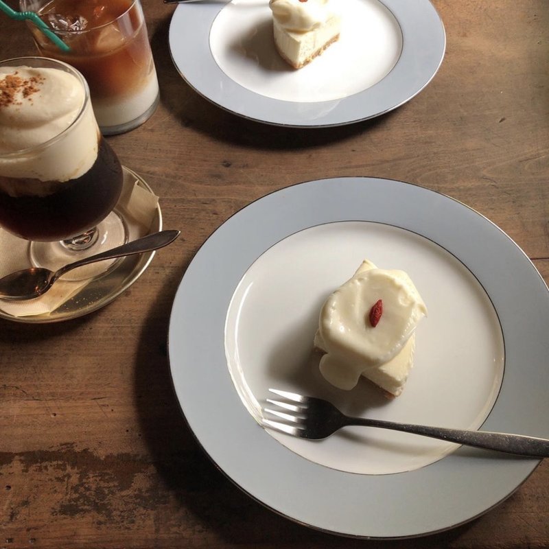 杏仁ベイクレアチーズケーキ(granaryscoffeestand)