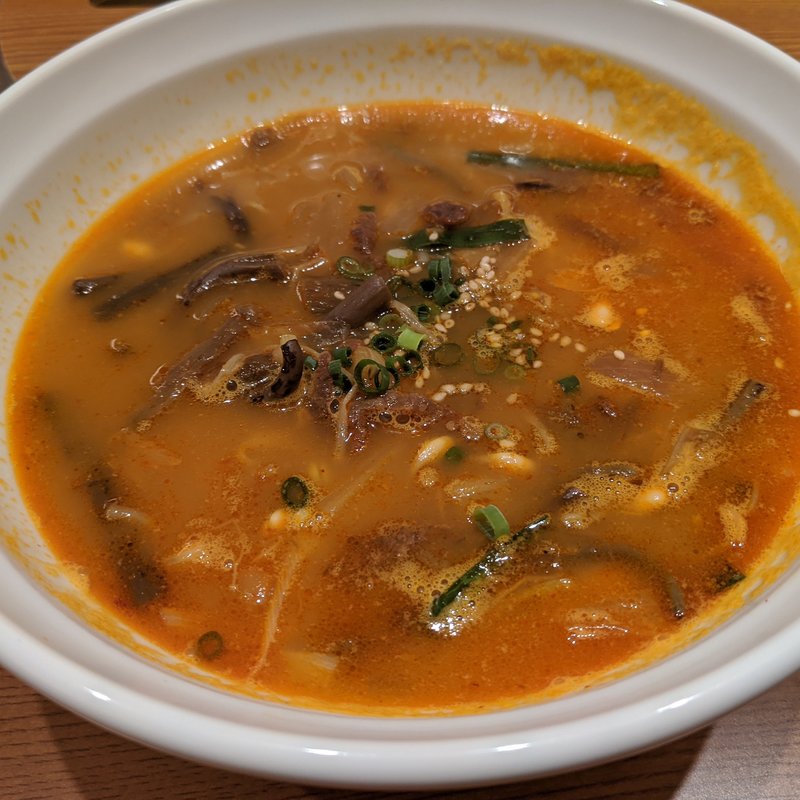 ユッケジャンクッパ(焼肉キッチンスタジアム黒5 那覇店)