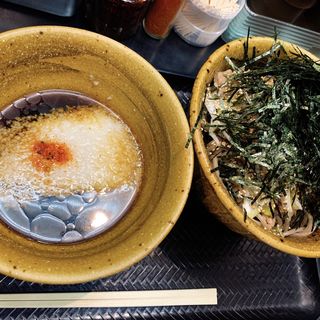 トロロ肉そば 大盛 なぜ蕎麦にラー油を入れるのか 新橋店 の口コミ一覧 おいしい一皿が集まるグルメコミュニティサービス Sarah