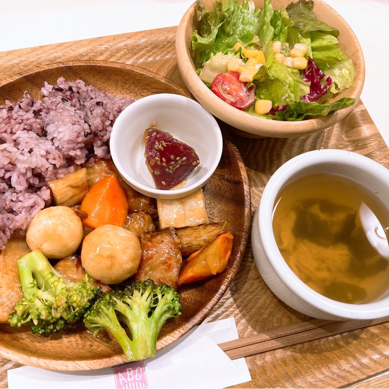 トントロとごろごろ根菜の黒酢豚定食(ABC canteen ルミネエスト新宿店)
