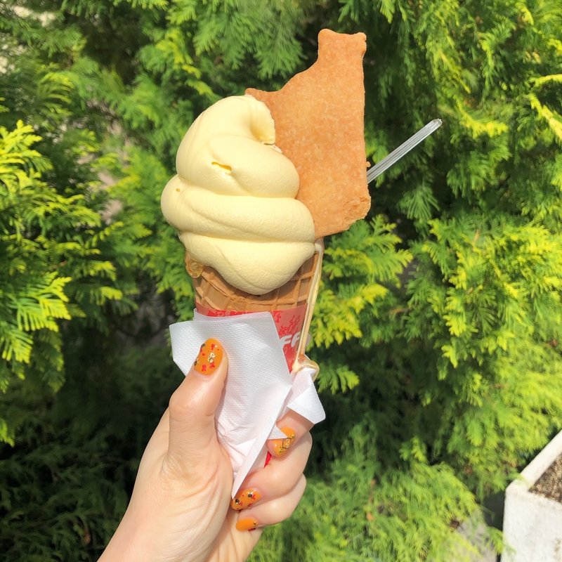 蜜芋ソフト(アルパジョン洋菓子店 ARPAJON)