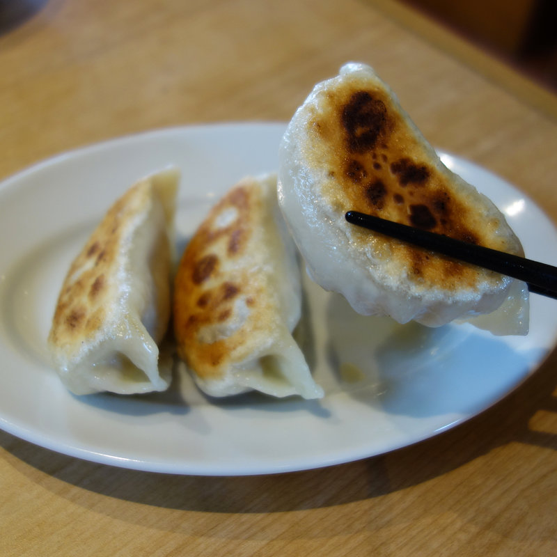 手作りジャンボ焼き餃子(J ＆ TAO(ジェイ＆タオ))