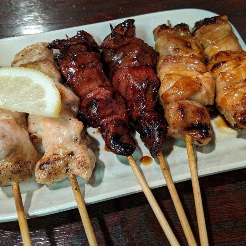 もも、レバ、ふりそで(串焼き処ディズ)