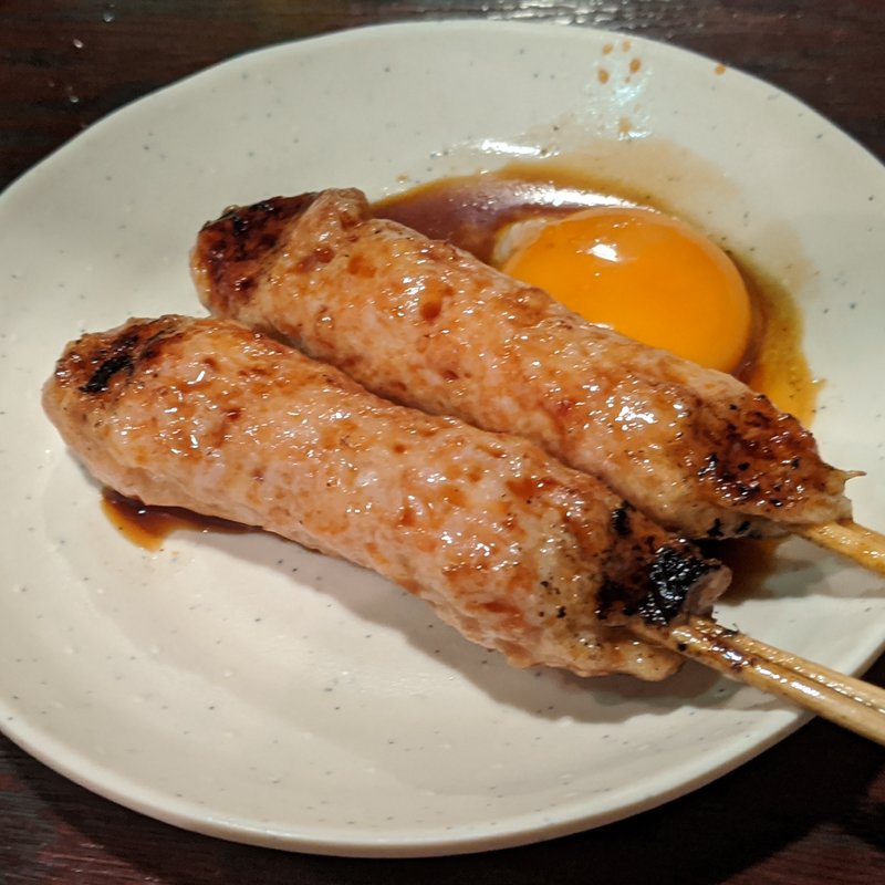 つくね卵黄付き(串焼き処ディズ)