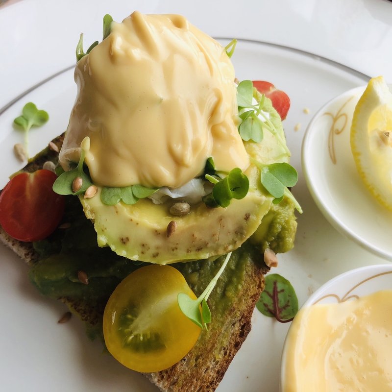 アボガドトースト(ザ・ロビー （The Peninsula Tokyo The Lobby）)