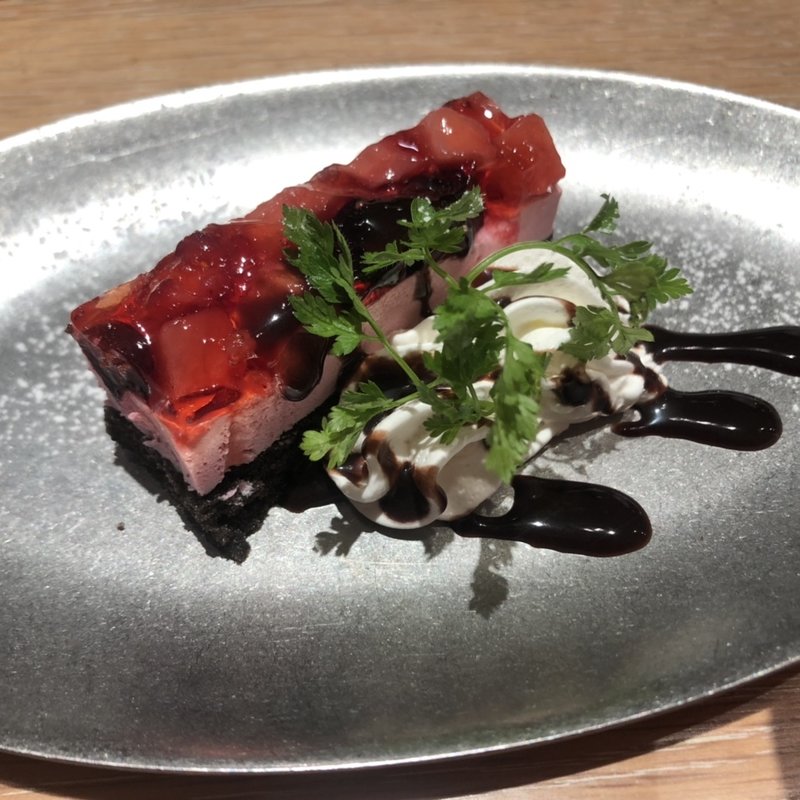 誕生日特典のケーキ(BUSHWICK BAKERY&GRILL)