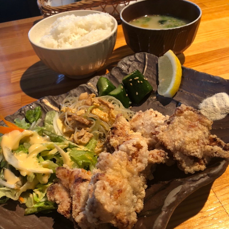 唐揚げ定食(OHAKO （オハコ）)