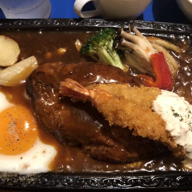 鉄板ハンバーグ&エビフライセット（おかず大）(グリル＆洋食　アガペ )