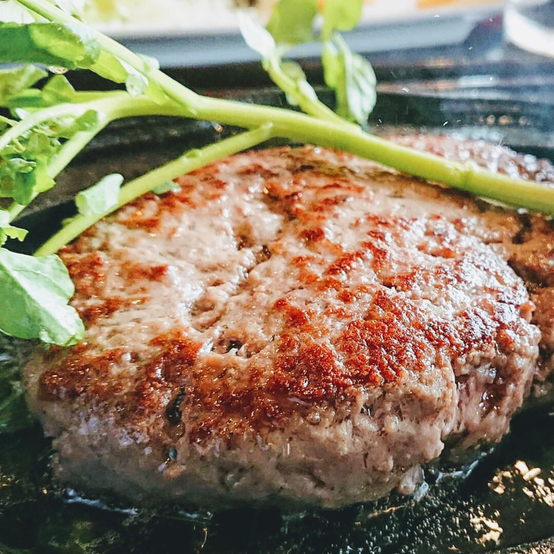 粗挽き牛100％ハンバーグ(菱田屋)