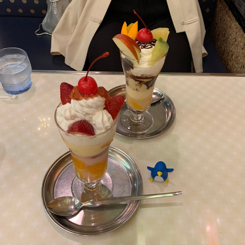 生クリームパフェ(純喫茶 アメリカン)