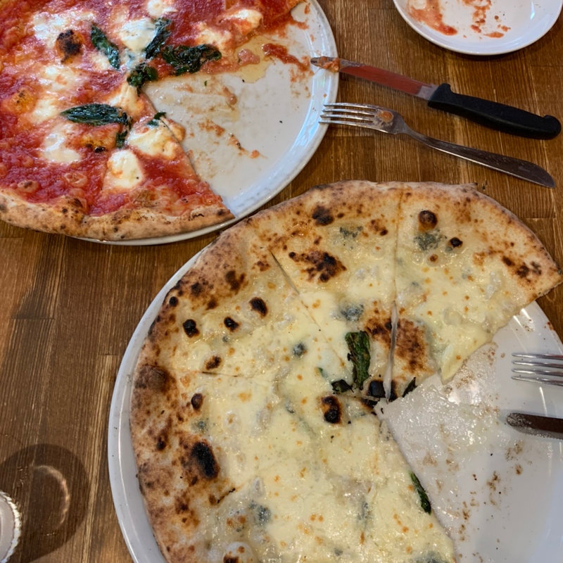 クアトロフォルマッジ(ラ ピッツァ ナポレターナ レガロ)