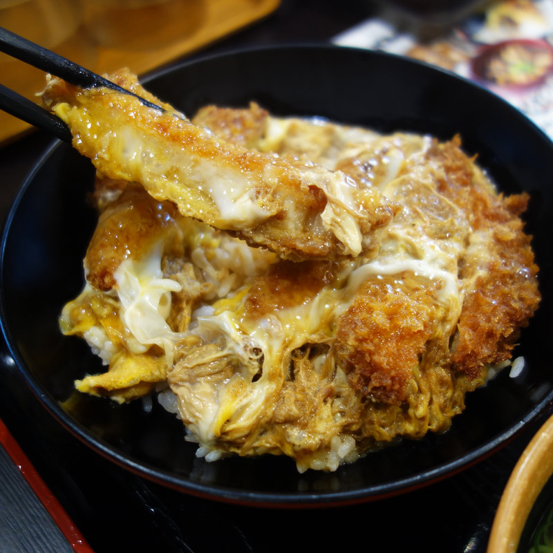 カツとじ丼とミニうどんセット(資さんうどん 原店)
