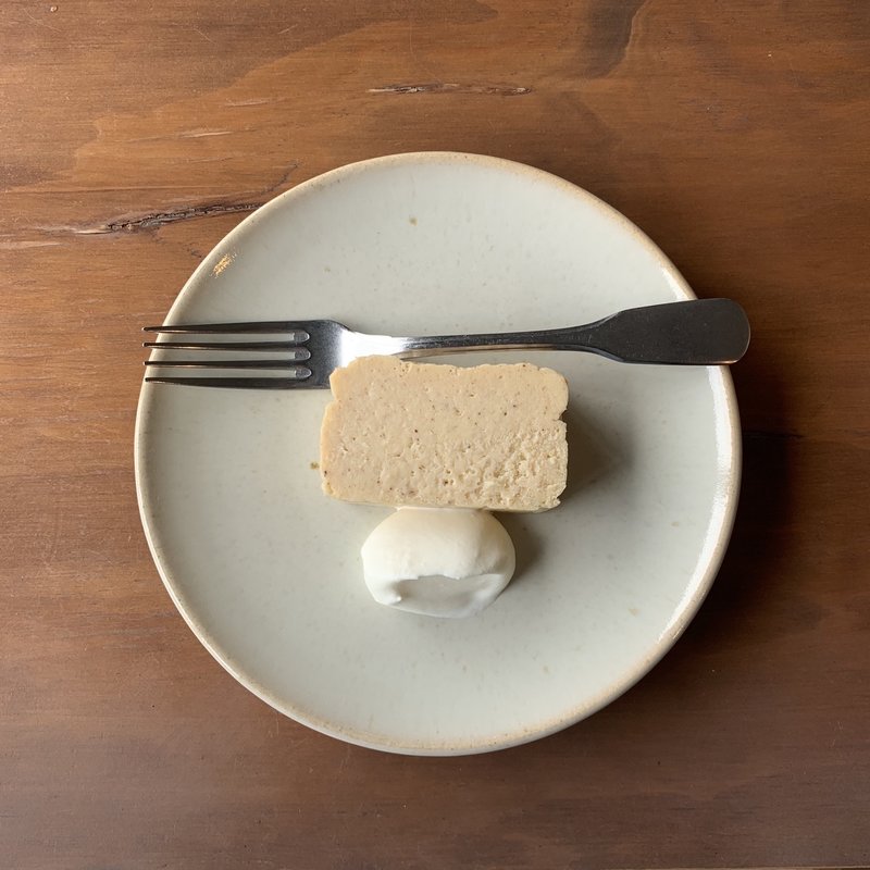 シナモンチーズケーキ(EMBANKMENT Coffee)