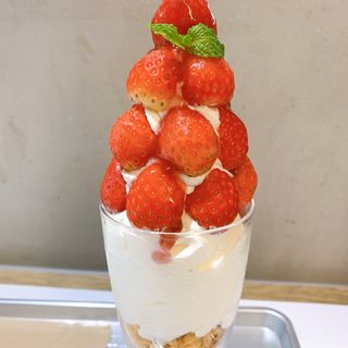 苺のパルフェ(シルクレーム阪急三番街)