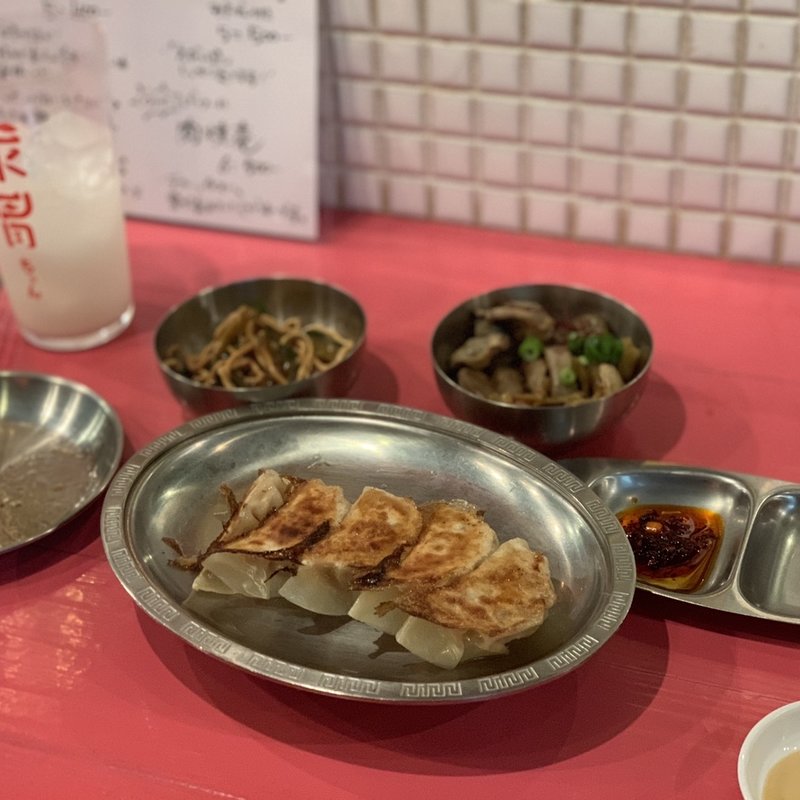 肉々餃子(餃子の求胃ちゃん)