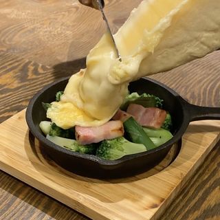 ラクレットチーズ(炙りベーコン＆焼き野菜)(ニクバルエス)