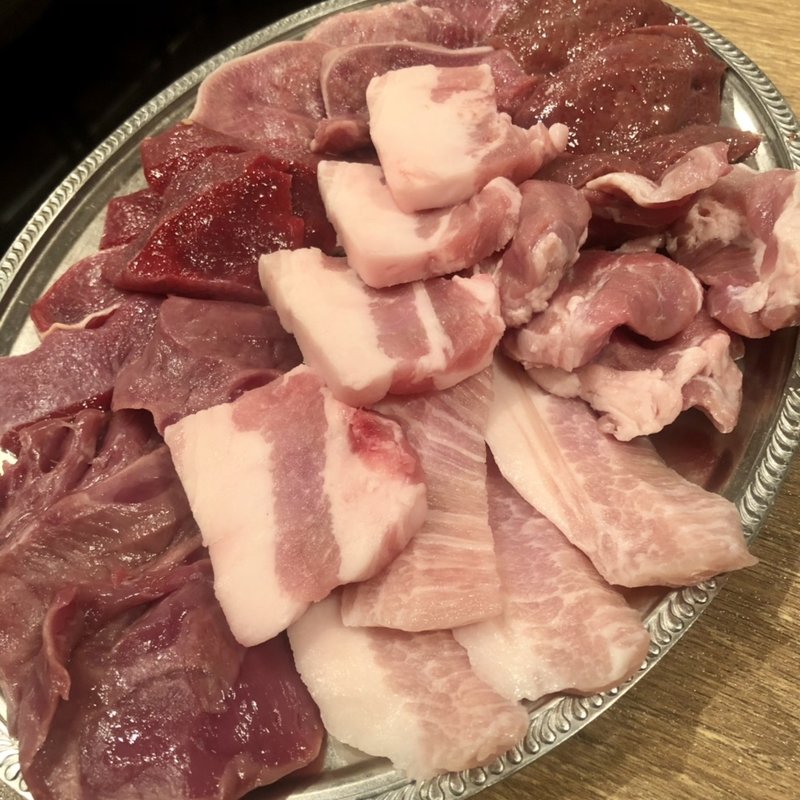 本日の肉七種盛り合わせ（360g）(三丁目の勇太 新宿三丁目店)