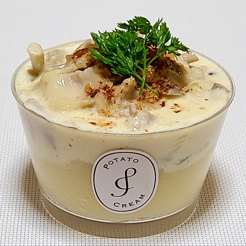 白菜と豚肉の4種のチーズソースポテトクリーム(Potato Cream / potato cream よる)