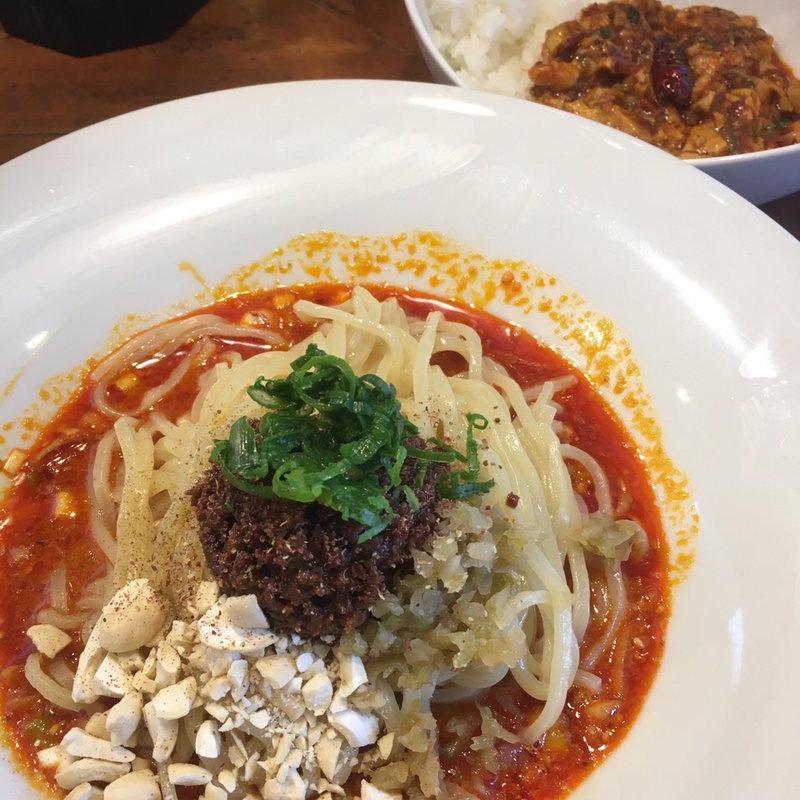正宗汁なし坦々麺　小麻婆丼セット(成都正宗担々麺 つじ田)