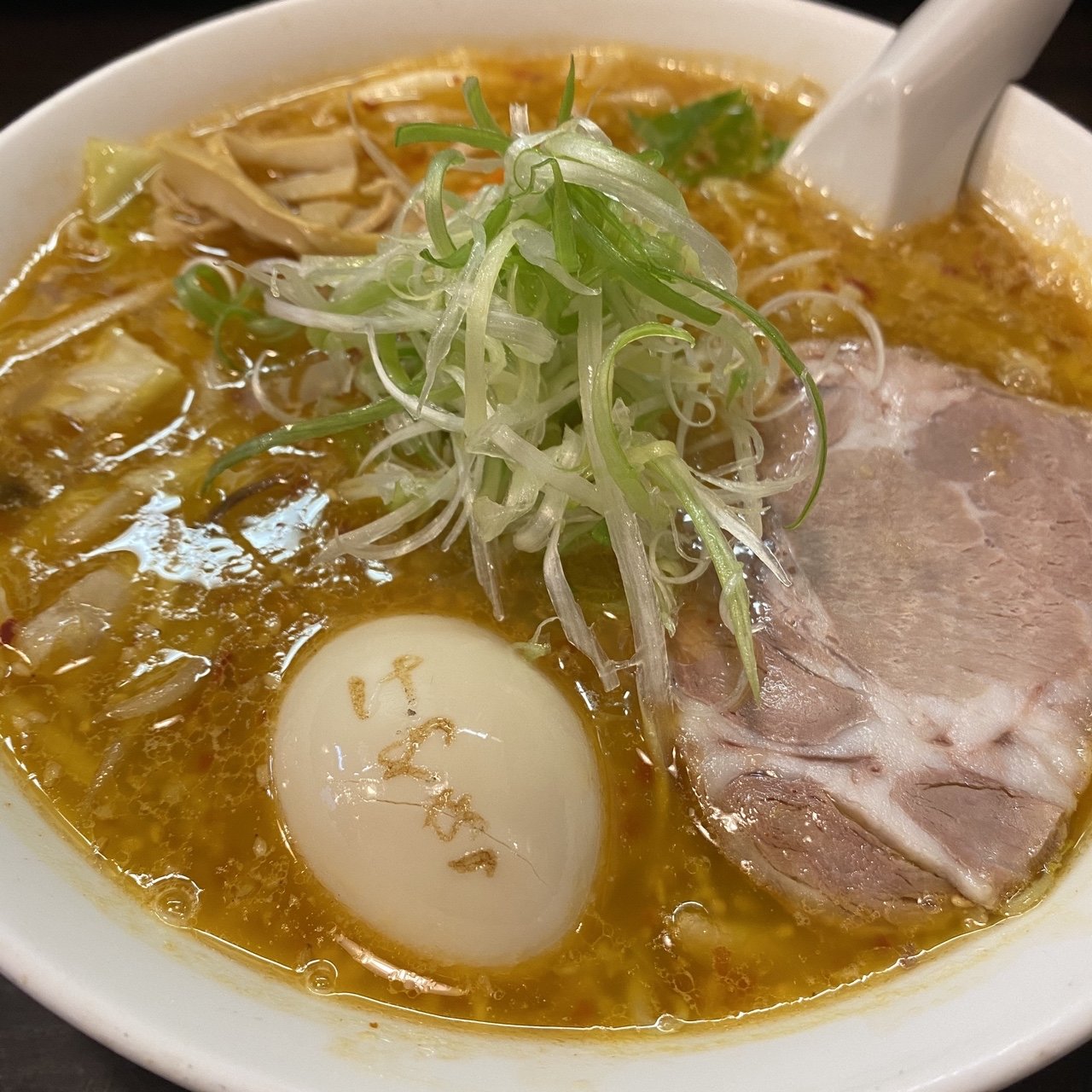 大通駅周辺で食べられる豚骨ラーメンランキング Sarah サラ