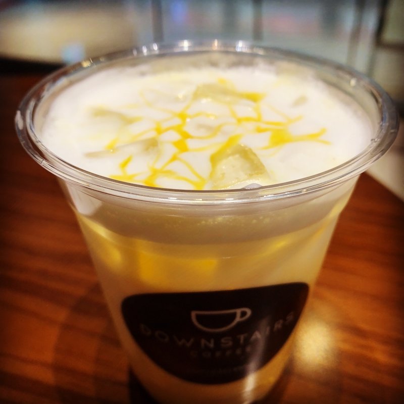 パンプキンホワイトモカ(Mercedes me Osaka / DOWNSTAIRS COFFEE)