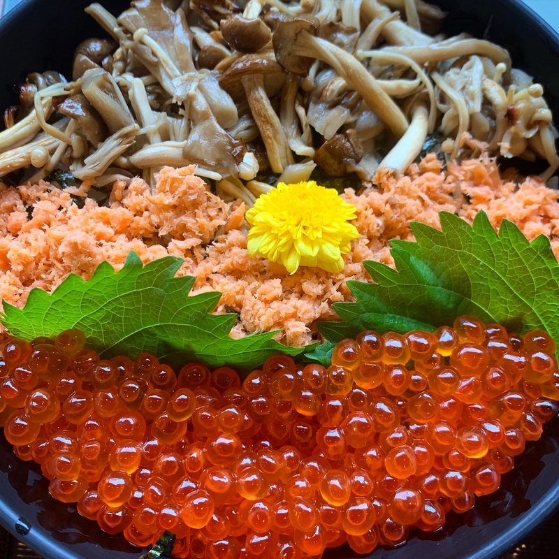 きのこと鮭・いくらの山海丼(ホテルオークラレストランゆりの木)