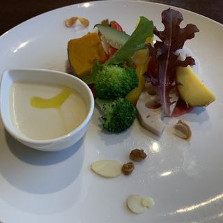 季節の野菜バーニヤカウダソース(山カフェレストラン KUREHA （クレハ）)