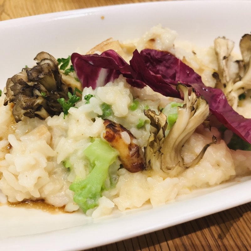 キノコとローストチキンのポルチーニクリームソースのリゾット(アフタヌーンティー)