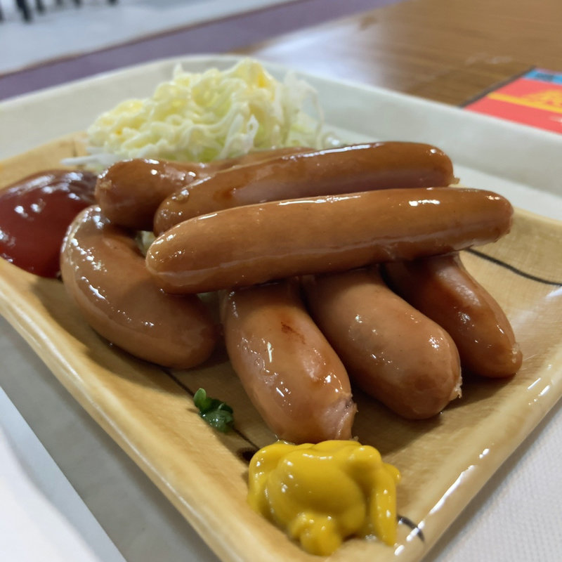 ソーセージ盛り合わせ(オアシス)