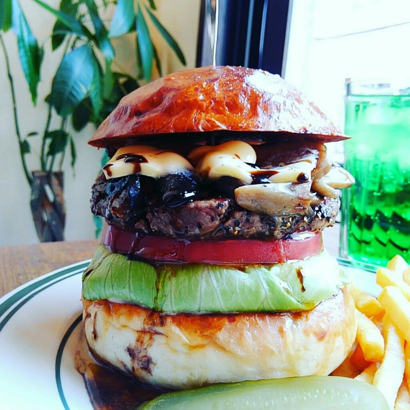 4種のきのこのガーリックバターバルサミコバーガー(ザ マンチーズ バーガーワークス （THE MUNCHIES BURGER WORKS）)