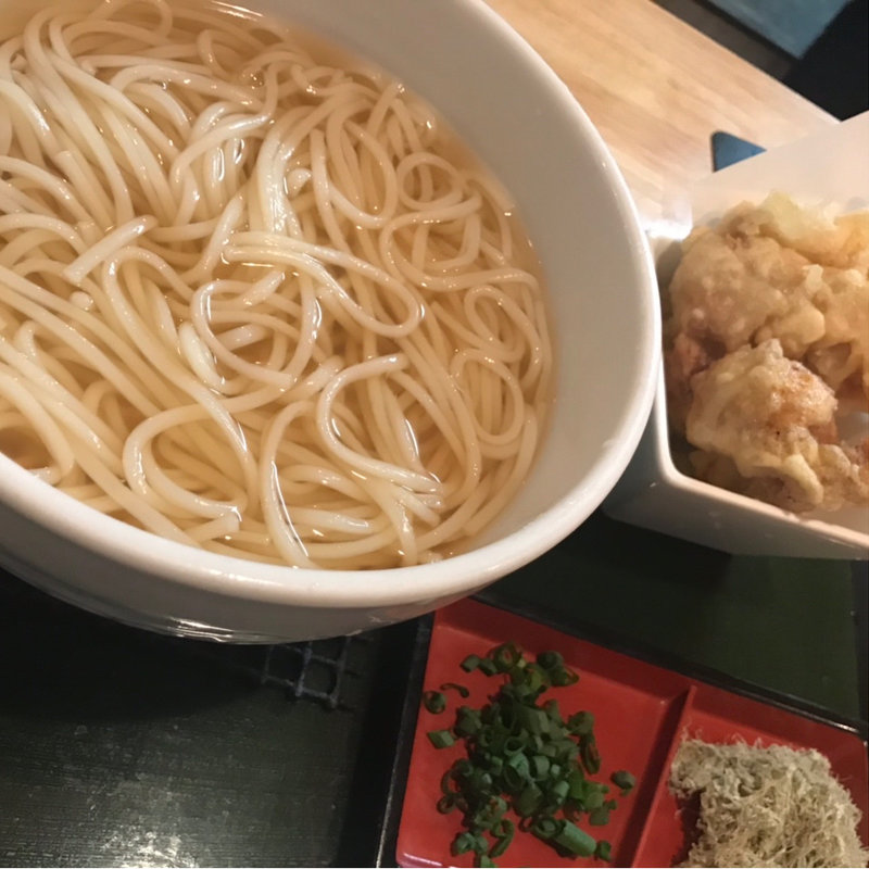 かけうどん　かしわ天(五島うどん びぜん家)