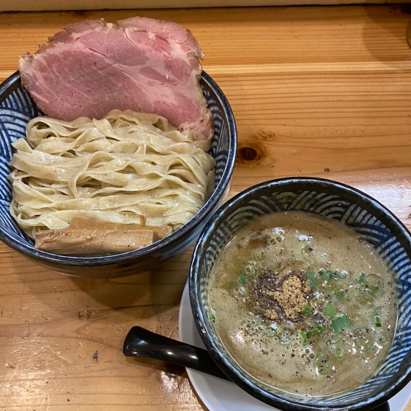 濃厚煮干し白湯つけ麺(極麺 青二犀 （ゴクメン アオニサイ）)