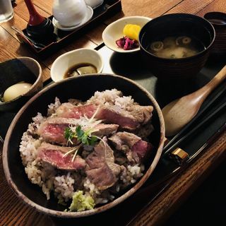 ステーキ丼（ロース）(いろり家 )