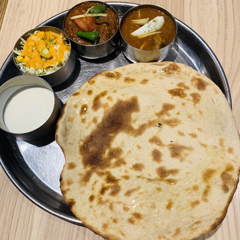 よくばり2種のプレートセット(インドカリーダイニング・コバラヘッタ ヨドバシＡＫＩＢＡ店 （Cobara-Hetta）)