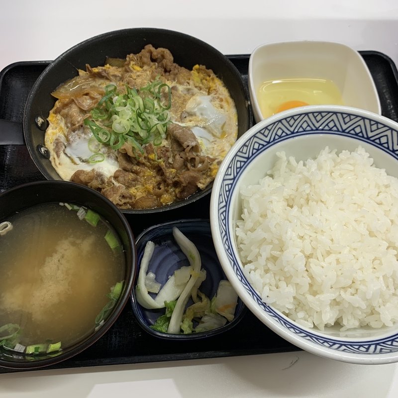 月見牛とじ御膳(吉野家 新宿東口靖国通り店)