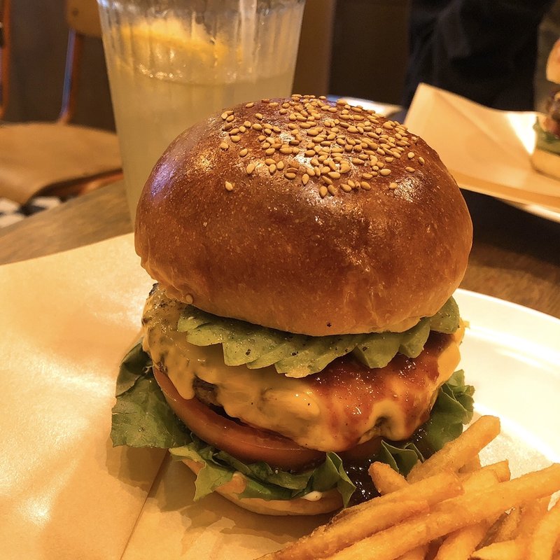 アボカドチーズバーガー(チルトコ)