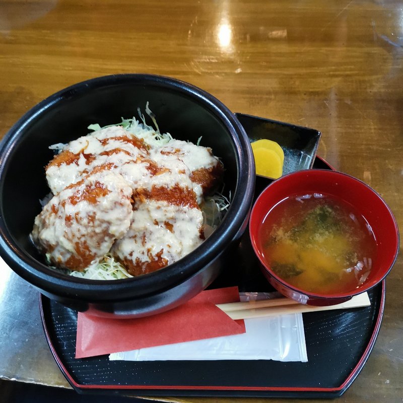 大船渡たれカツ丼 (特盛)(オオフナトのケムリ)