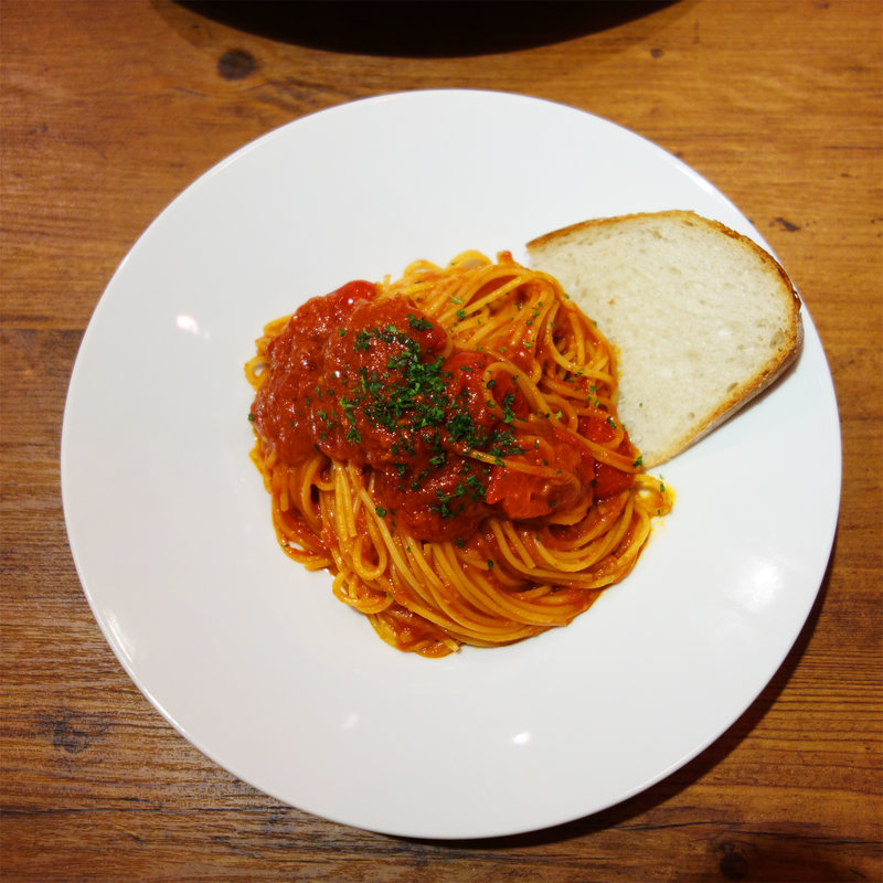 アイコトマトのアラビア―タ(パスタバル スプーニャ)