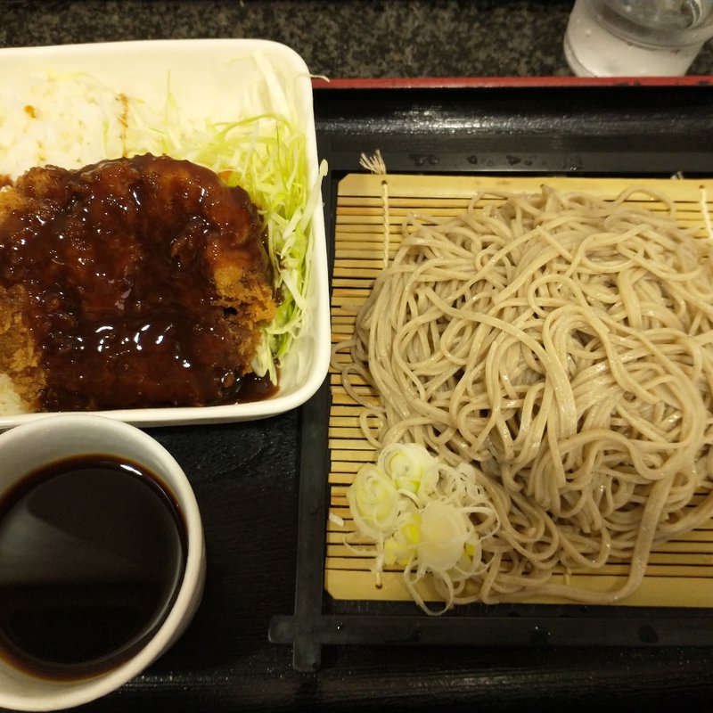 Aセットもりそばと牛タンメンチ丼(à la 麓屋 （あら ふもとや）)