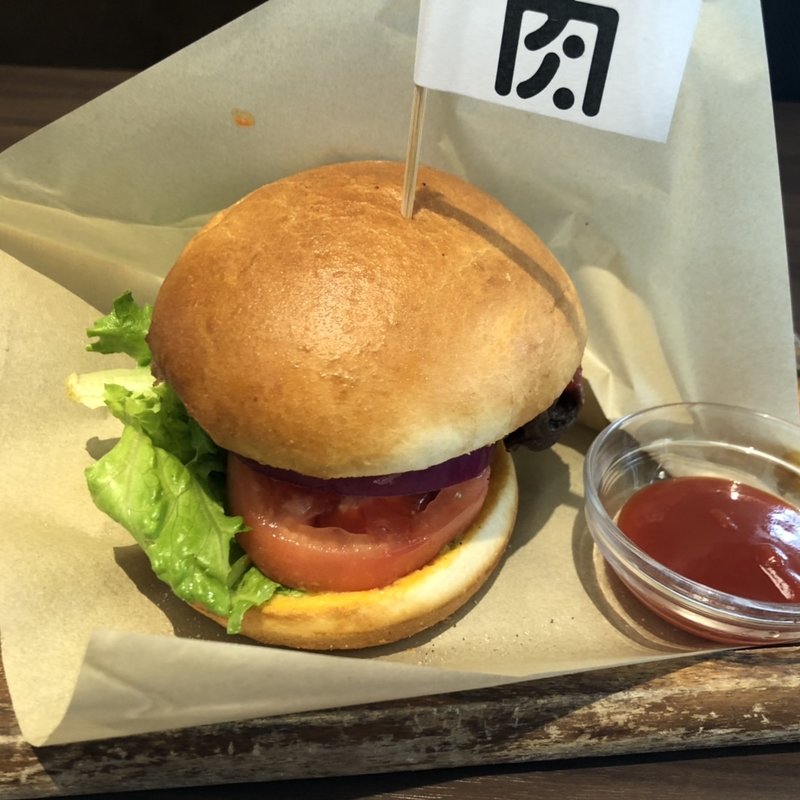 BLTバーガー(肉バル 肉ソン大統領 秋葉原店)