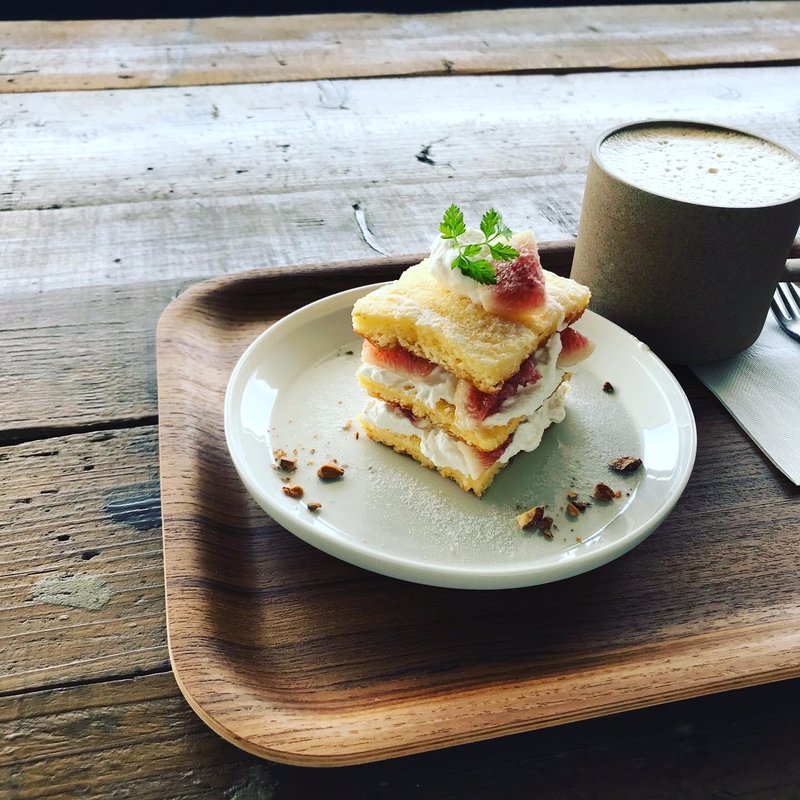 イチヂクのケーキ(ブリング ブック ストア （BRING BOOK STORE）)