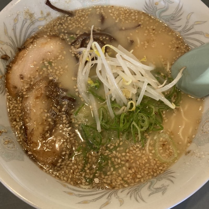 ランチ（豚骨ラーメン＋小チャーハン）(博多っ娘)