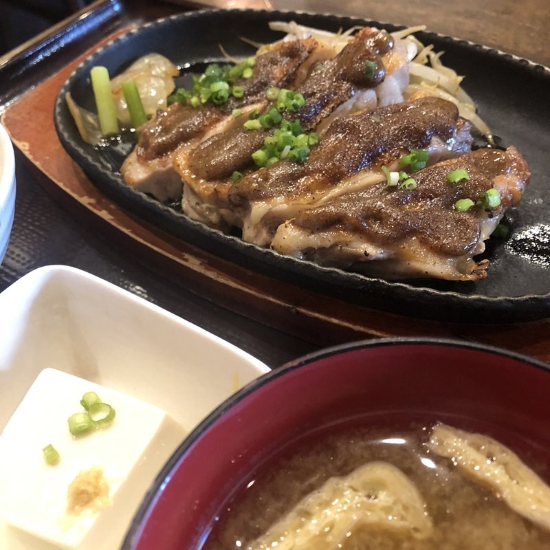 チキンステーキ（スパイシーソースのせ）(夕煙 （ユウケブリ）)