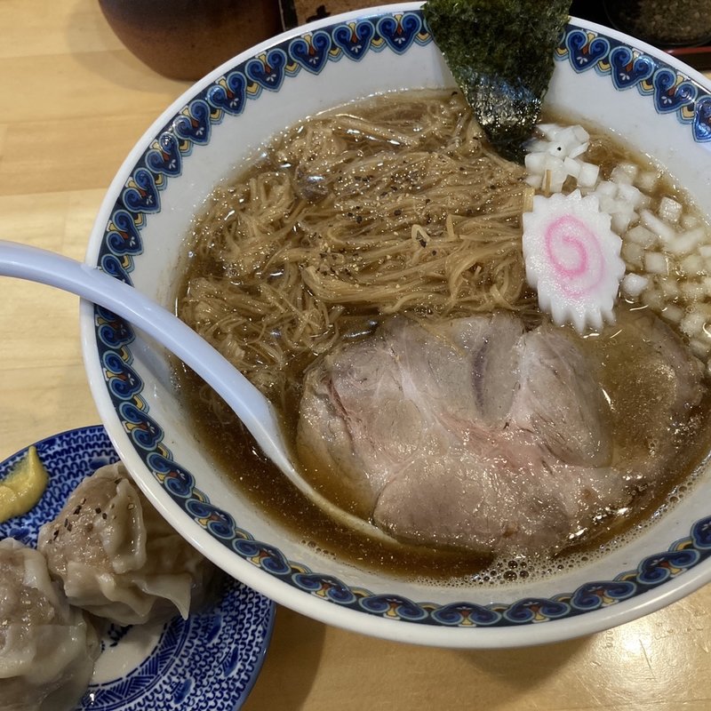 フカヒレメンマ煮干し中華そば(らーめんセンタートミオ)