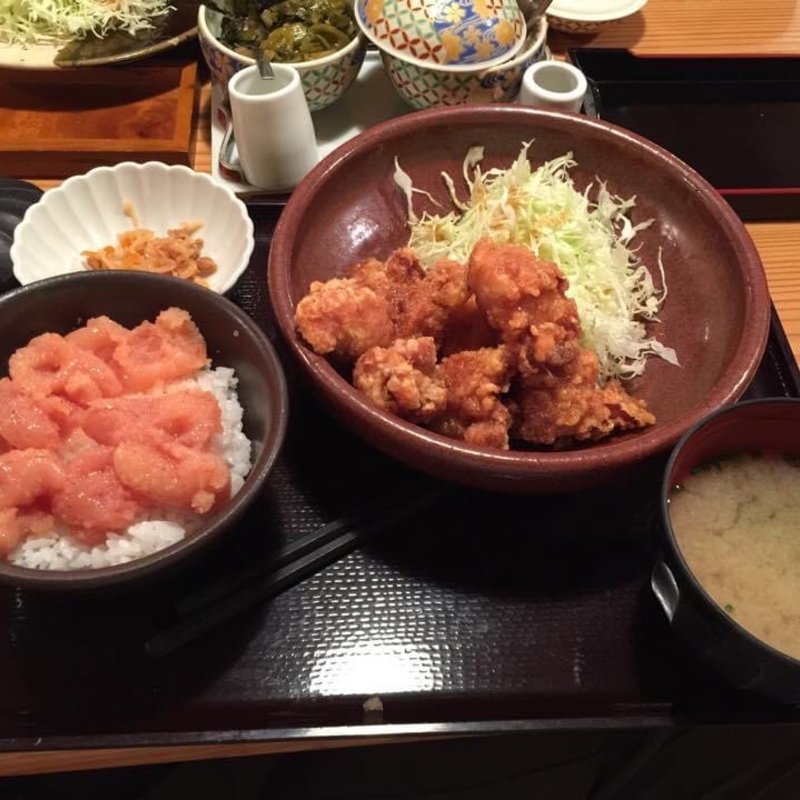 鶏の唐揚げめんたい風味定食(博多もつ鍋やまや 博多店)