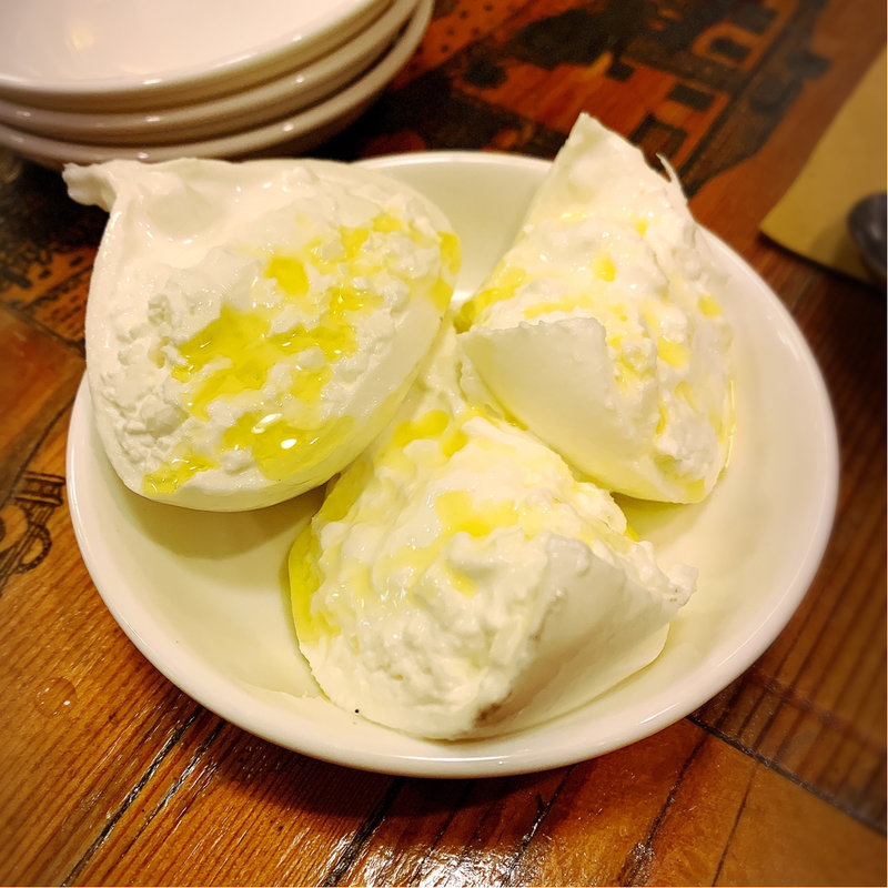 ブラッティーナチーズ(ピッツェリアパーレンテッシ)