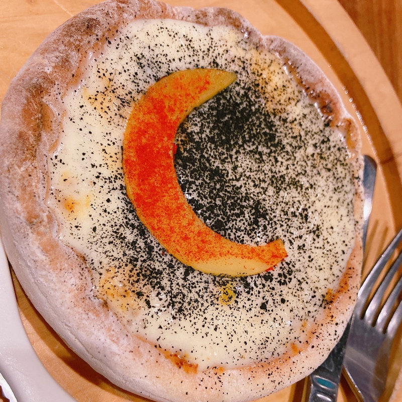 シカゴピザ〜闇の侵食〜(怪獣酒場 新橋蒸溜所)